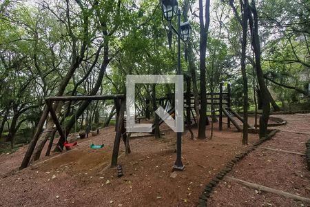 Casa de condomínio à venda com 375m², 5 quartos e 4 vagas Casa de condomínio à venda com 375m², 5 quartos e 4 vagasÁrea Comum - Playground