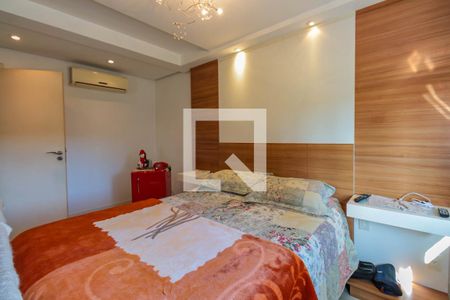 Casa de condomínio à venda com 375m², 5 quartos e 4 vagas Casa de condomínio à venda com 375m², 5 quartos e 4 vagasSuíte 2