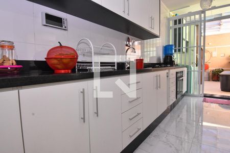 Casa para alugar com 120m², 3 quartos e 2 vagas Casa para alugar com 120m², 3 quartos e 2 vagasCozinha - Armários