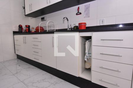 Casa para alugar com 120m², 3 quartos e 2 vagas Casa para alugar com 120m², 3 quartos e 2 vagasCozinha - Armários