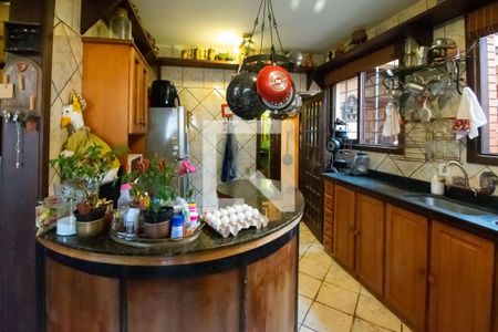 Casa à venda com 607m², 6 quartos e 6 vagas Casa à venda com 607m², 6 quartos e 6 vagasCozinha