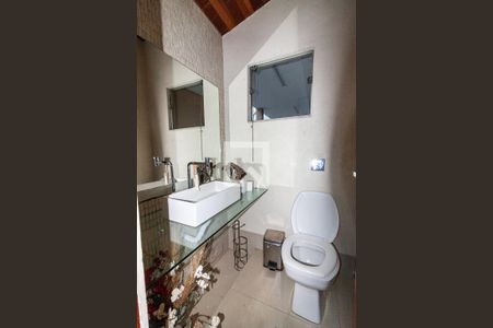 Casa à venda com 420m², 4 quartos e 5 vagasLavabo