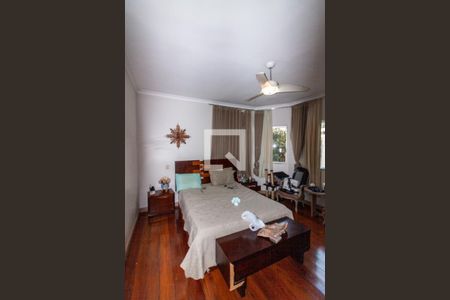 Casa à venda com 420m², 4 quartos e 5 vagassuíte 1