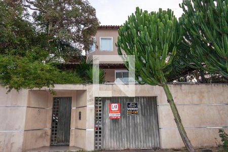 Casa à venda com 420m², 4 quartos e 5 vagasFachada
