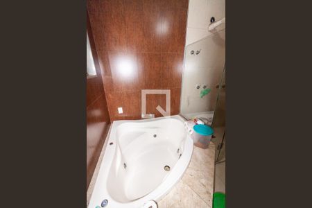 Casa à venda com 420m², 4 quartos e 5 vagassuíte 1