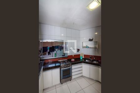 Casa à venda com 420m², 4 quartos e 5 vagascozinha