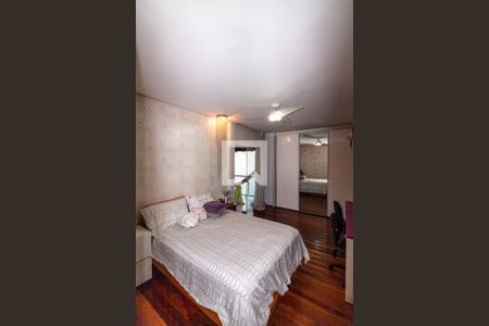 Casa à venda com 420m², 4 quartos e 5 vagasquarto 2