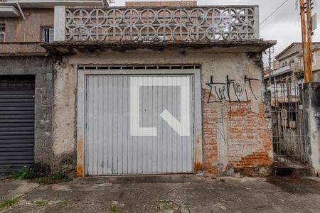 Casa à venda com 70m², 1 quarto e 1 vaga Casa à venda com 70m², 1 quarto e 1 vagaFachada