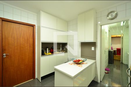 Apartamento à venda com 126m², 3 quartos e 2 vagasCozinha