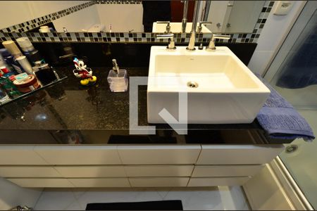 Apartamento à venda com 126m², 3 quartos e 2 vagasBanheiro Social