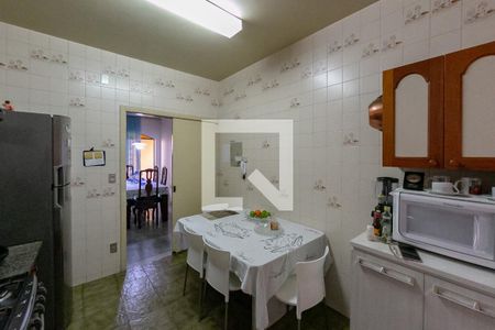 Casa à venda com 300m², 5 quartos e 4 vagasCozinha