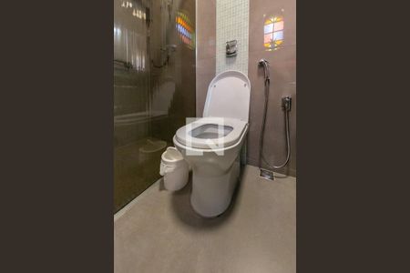 Casa à venda com 300m², 5 quartos e 4 vagasBanheiro da Suíte