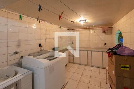 Casa à venda com 300m², 5 quartos e 4 vagasÁrea de Serviço