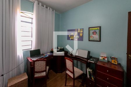 Casa à venda com 300m², 5 quartos e 4 vagasQuarto 3