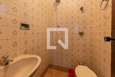 Casa à venda com 300m², 5 quartos e 4 vagasBanheiro de Serviço