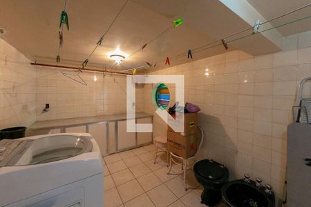 Casa à venda com 300m², 5 quartos e 4 vagasÁrea de Serviço