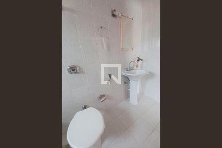 Casa à venda com 320m², 5 quartos e 3 vagasBanheiro da Suíte