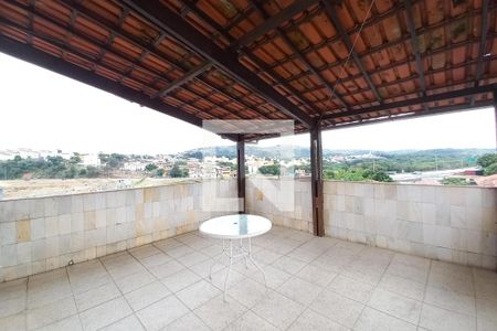 Casa à venda com 320m², 5 quartos e 3 vagasvaranda