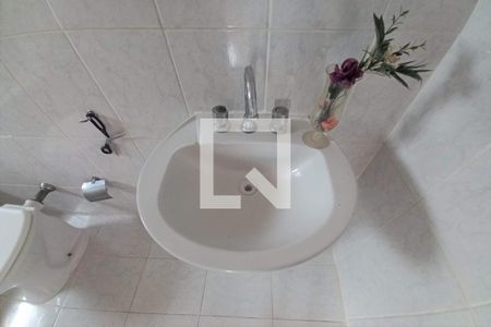 Casa à venda com 320m², 5 quartos e 3 vagasBanheiro da Suíte