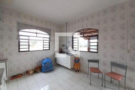 Casa à venda com 320m², 5 quartos e 3 vagasCozinha 2