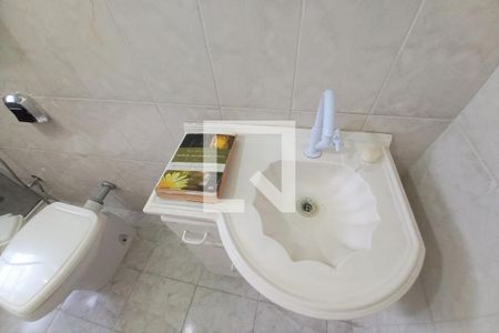 Casa à venda com 320m², 5 quartos e 3 vagasBanheiro 1