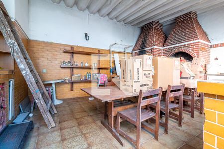 Casa à venda com 385m², 5 quartos e 2 vagasChurrasqueira