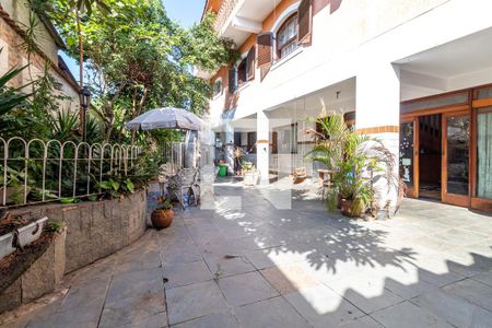 Casa à venda com 385m², 5 quartos e 2 vagasQuintal