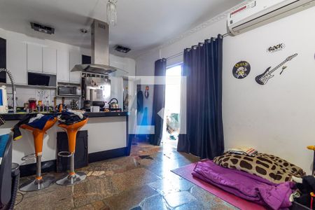 Casa à venda com 385m², 5 quartos e 2 vagasCasa Secundária