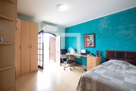 Casa à venda com 397m², 5 quartos e 3 vagas Casa à venda com 397m², 5 quartos e 3 vagasQuarto 3