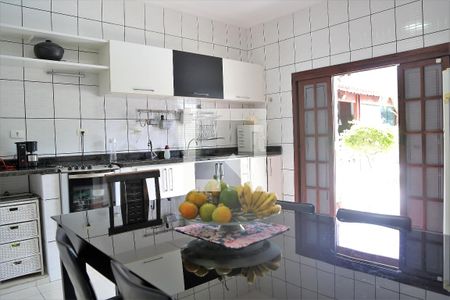 Casa para alugar com 506m², 5 quartos e 8 vagasCozinha - Armários