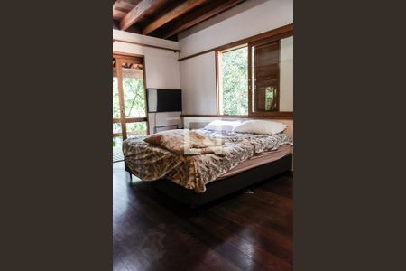 Casa para alugar com 350m², 5 quartos e 6 vagas Casa para alugar com 350m², 5 quartos e 6 vagasSuíte