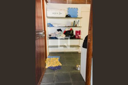 Casa para alugar com 350m², 5 quartos e 6 vagas Casa para alugar com 350m², 5 quartos e 6 vagasDespensa