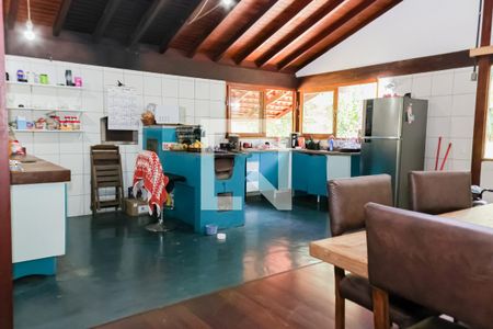 Casa para alugar com 350m², 5 quartos e 6 vagas Casa para alugar com 350m², 5 quartos e 6 vagasCozinha