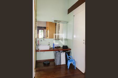 Casa para alugar com 350m², 5 quartos e 6 vagas Casa para alugar com 350m², 5 quartos e 6 vagasBanheiro de Serviço