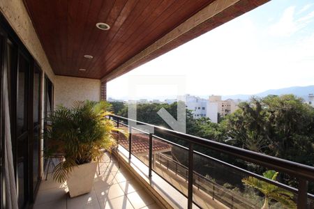 Apartamento à venda com 354m², 4 quartos e 4 vagasVaranda - Suíte 4
