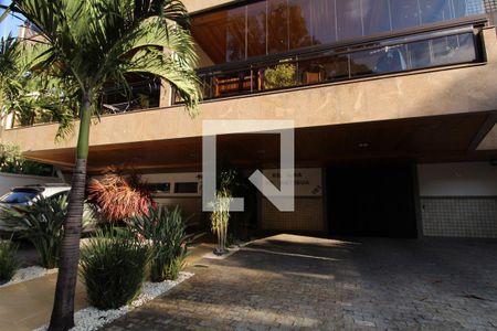 Apartamento à venda com 354m², 4 quartos e 4 vagasFachada