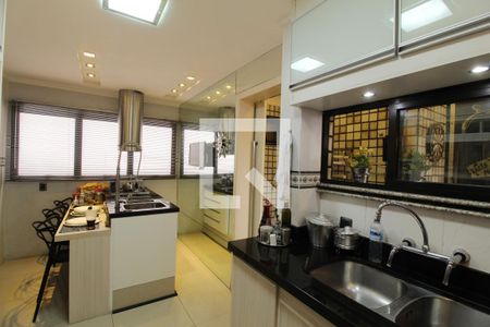 Apartamento à venda com 354m², 4 quartos e 4 vagasCozinha