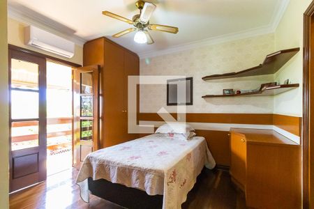 Casa à venda com 900m², 4 quartos e 5 vagas Casa à venda com 900m², 4 quartos e 5 vagasQuarto da suíte 2