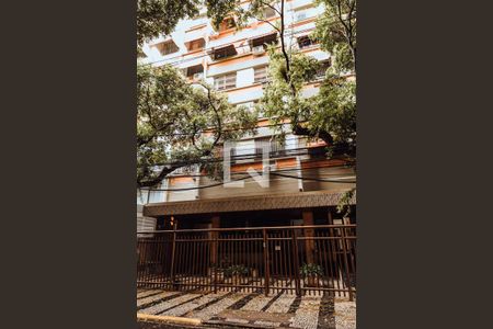 Apartamento à venda com 70m², 2 quartos e 1 vaga Apartamento à venda com 70m², 2 quartos e 1 vagaFachada