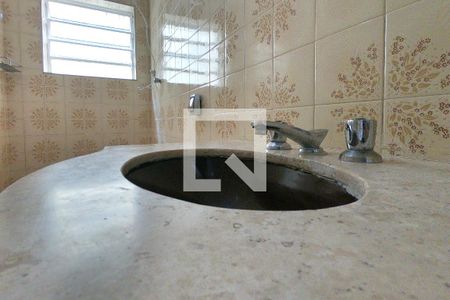 Casa à venda com 128m², 2 quartos e 2 vagasBanheiro 1