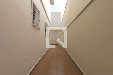 Casa à venda com 128m², 2 quartos e 2 vagasCorredor Externo