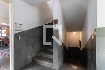 Casa à venda com 430m², 3 quartos e 3 vagasEscada