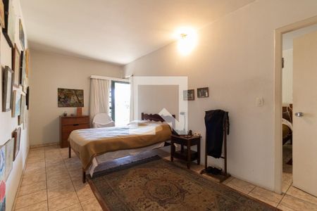 Casa à venda com 430m², 3 quartos e 3 vagasSuíte