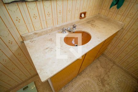 Casa à venda com 247m², 4 quartos e 3 vagasBanheiro 