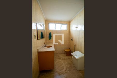 Casa à venda com 247m², 4 quartos e 3 vagasBanheiro 