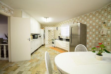 Casa à venda com 247m², 4 quartos e 3 vagasCozinha 