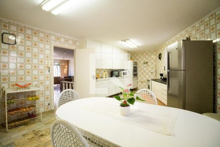 Casa à venda com 247m², 4 quartos e 3 vagasCozinha 