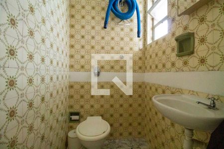 Casa à venda com 247m², 4 quartos e 3 vagasBanheiro de Serviço