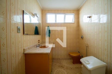 Casa à venda com 247m², 4 quartos e 3 vagasBanheiro 