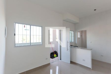 Sala de casa para alugar com 1 quarto, 35m² em Parque Paineiras, São Paulo